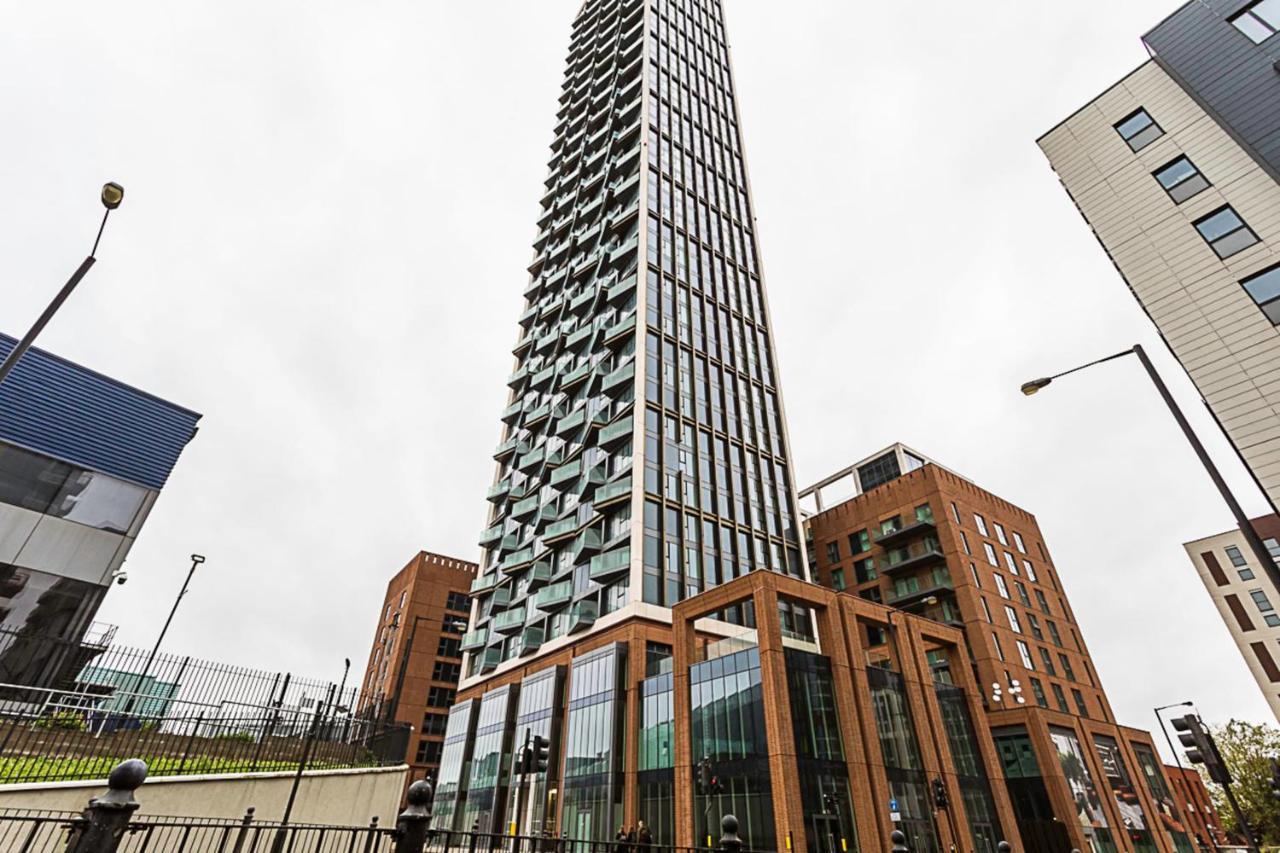 Beautiful 2 Bed Icon Tower Flat 5 Apartment *