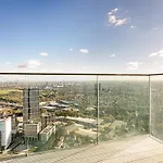 Beautiful 2 Bed Icon Tower Flat 5