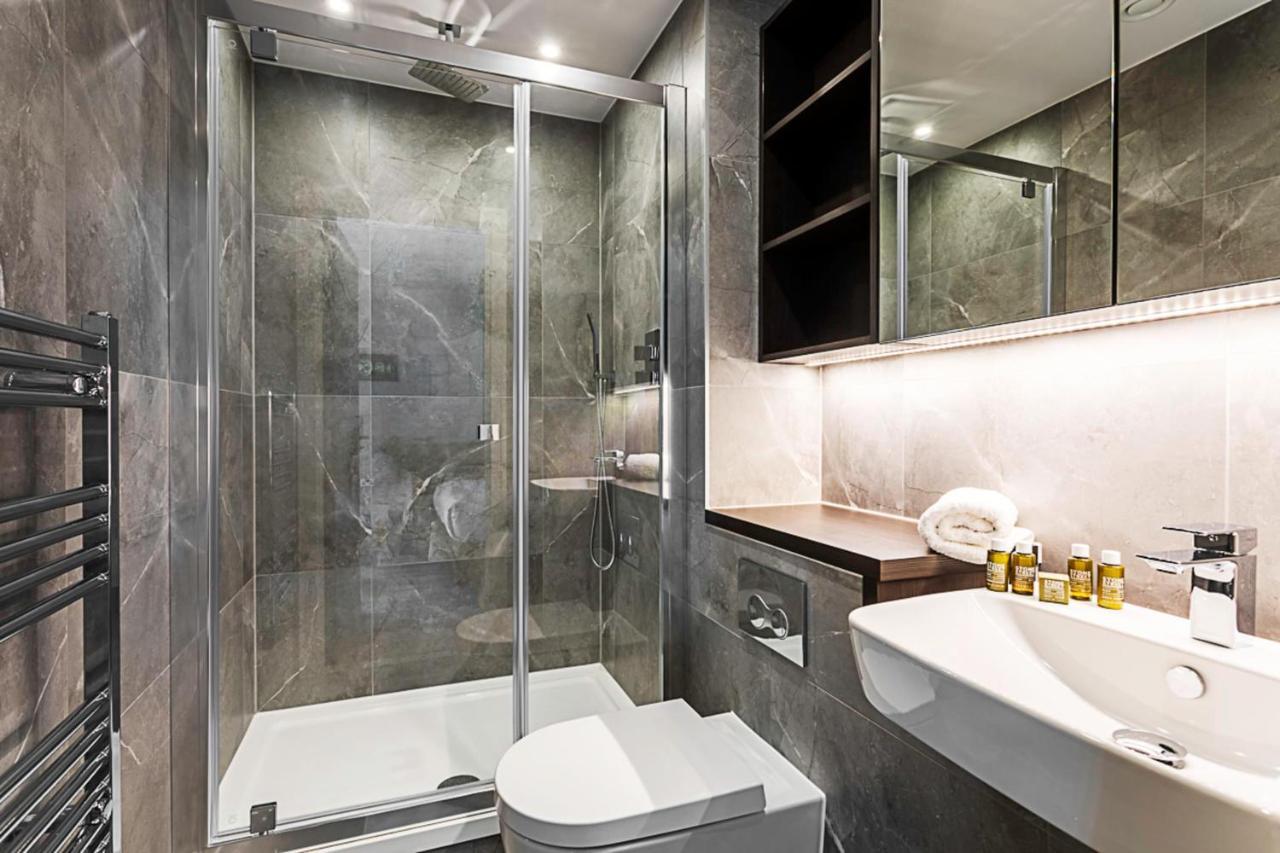 Appartamento Beautiful 2 Bed Icon Tower Flat 5 Londra