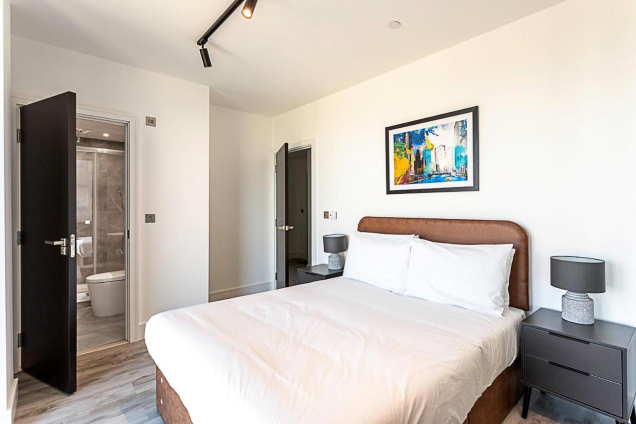 Beautiful 2 Bed Icon Tower Flat 5 Londra